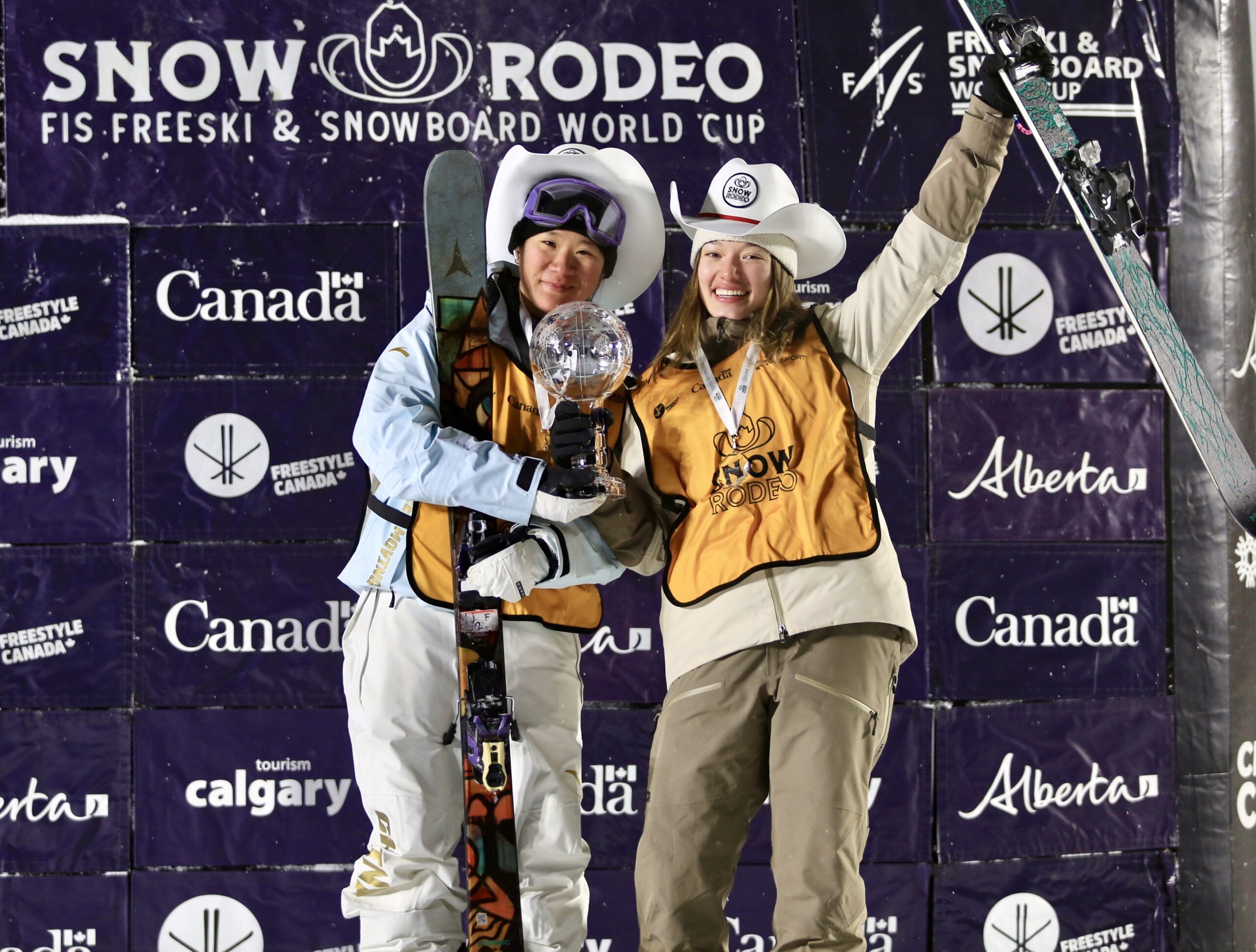 Atkin claims share of Halfpipe Globe with Silver in Calgary